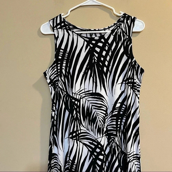 Tiana B. Sleeveless Black White Palm Leaf Printed Maxi Dress Slit Size S… - Picture 2 of 10